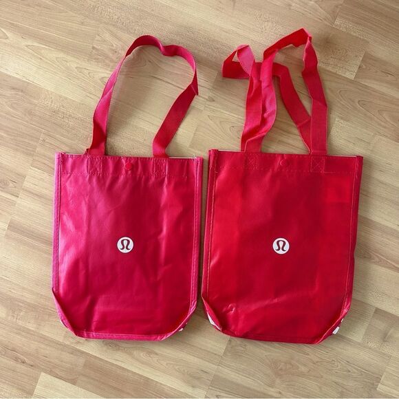 Bundle 2 Small Lululemon Reusable Shopping Gift Bag Totes Holiday Red white - Picture 1 of 3
